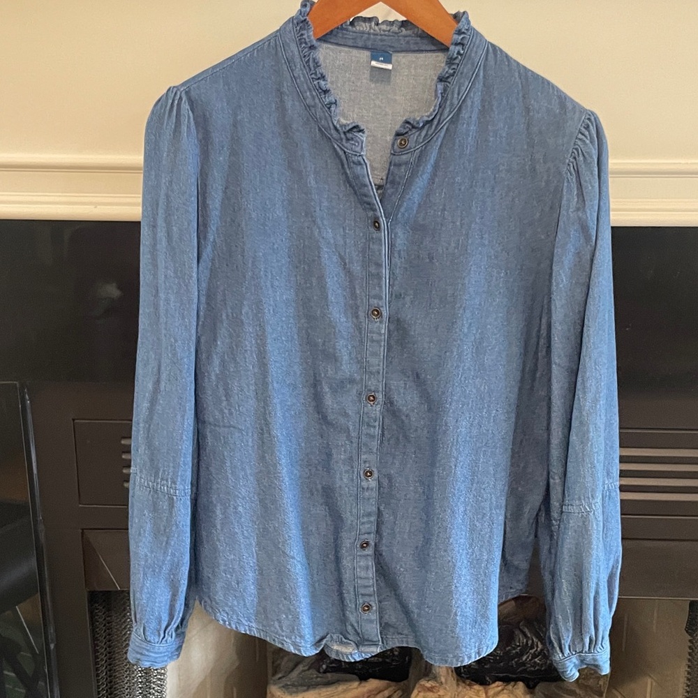 Old Navy Light Blue Denim Button-Front Women's Shirt